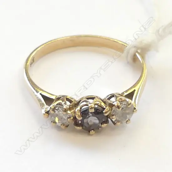 9CT GOLD DIAMOND AMETHYST RING