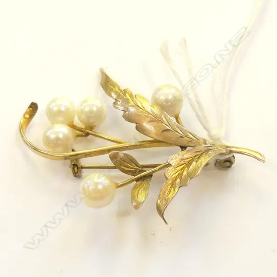 14CT GOLD AND PEARL BROOCH