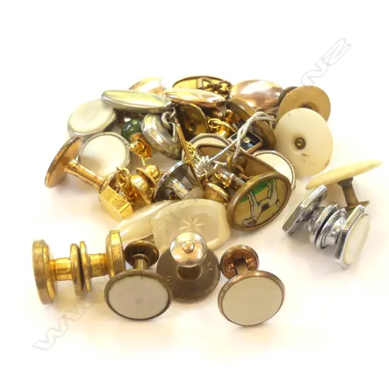 SM BOX VINTAGE LAPEL PINS & CUFF LINKS