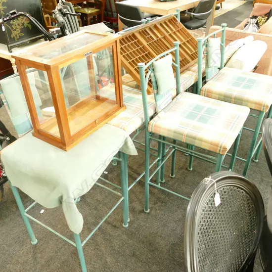 6 METAL BAR STOOLS