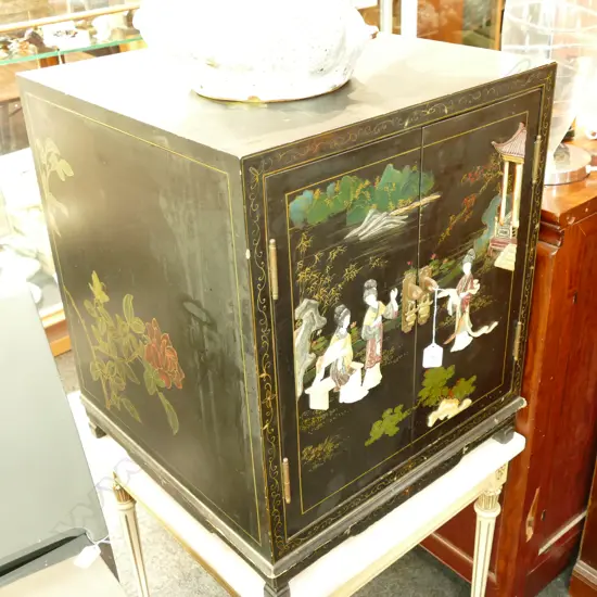 VINTAGE ORIENTAL PAINTED CABINET
