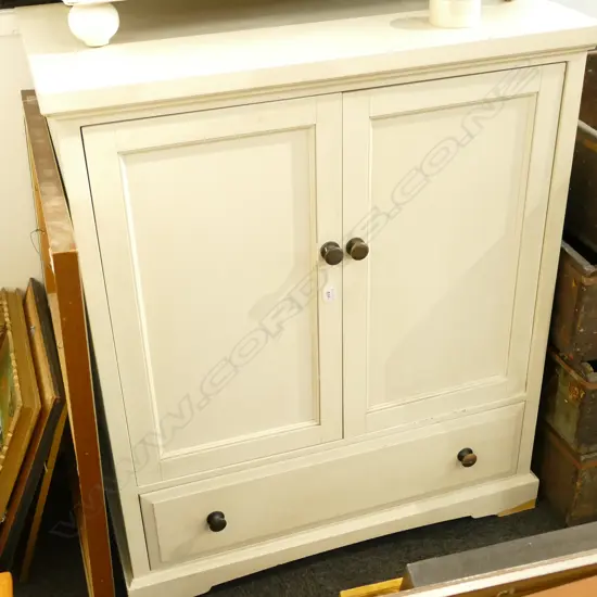 CONTEMPORARY COUNTRY STYLE TV CABINET AF VANEER TO FOOT 1000MM W 1200MM H