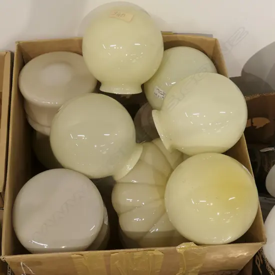 BOX LOT TAN / BEIGE ART DECO GLOBE LIGHT FITTINGS