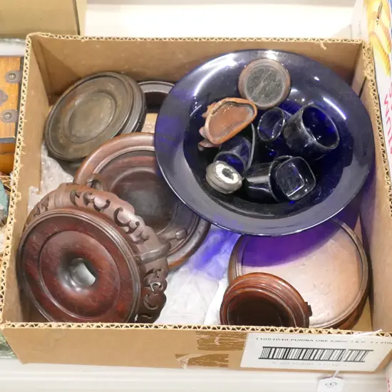 BOX OLD CHINESE TURNED WOOD STANDS / BLUE GLASS