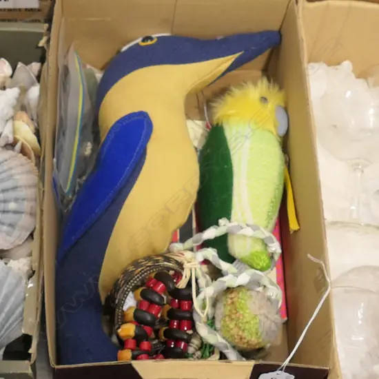 ASST TOYS/POMPOMS/BRACELETS ETC