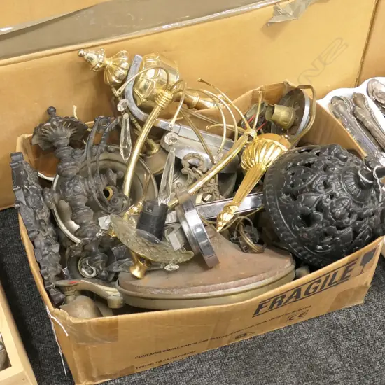 BOX LOT VINTAGE LIGHT FITTINGS ETC