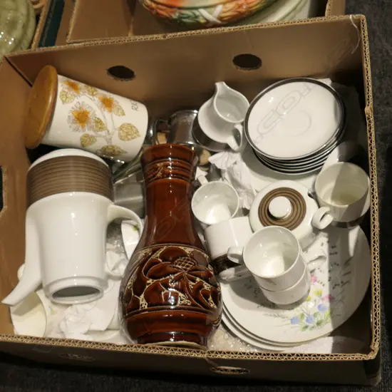 BOX STYLISH GERMAN ARSBERG COFFEE SET ETC...