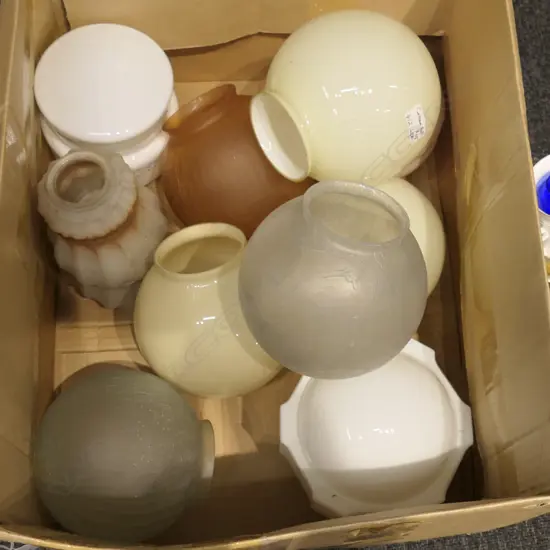 BOX LOT ART DECO LIGHT FITTINGS