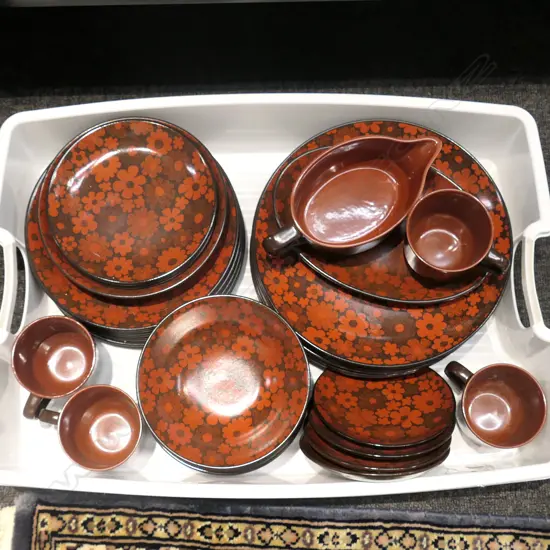 CROWN LYNN MARK CLEVERLY PART DINNER SET