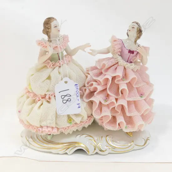 2 STANDING DRESDEN WOMAN H 160 MM a/f