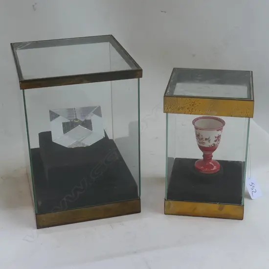2 GLASS DISPLAY BOXES CONTAINING PRISM AND VASE