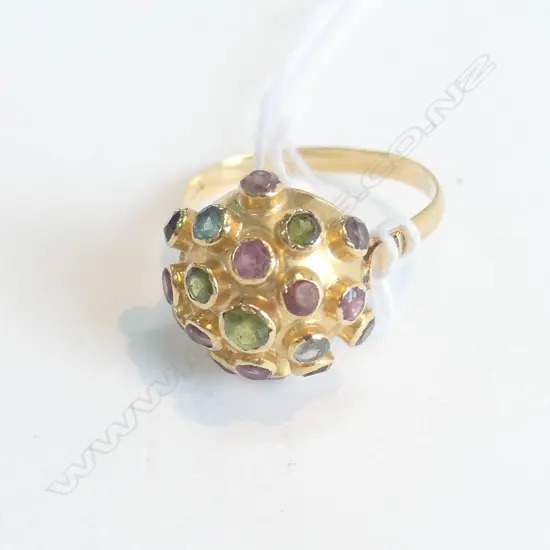 18CT GEMSET RETRO RING 2.42gm