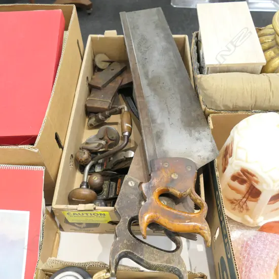 BOX LOT 2 VINTAGE SAWS, PLANES ETC