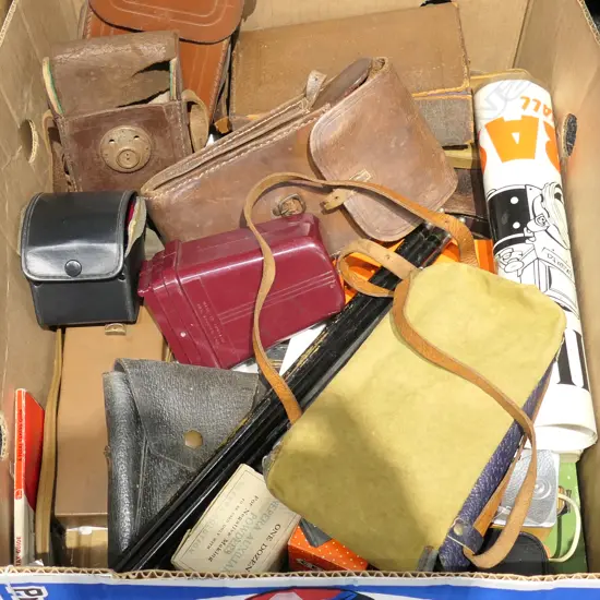 LOT ASST INCL CAMERA ACCESSORIES - TRIPOD / CASES / LIGHT METERS ETC