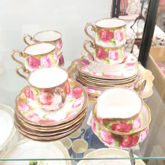 26 PCE ROYAL ALBERT TEA SERVICE OLD ENGLISH ROSE