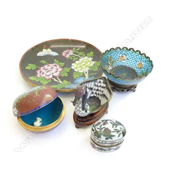 LOT ASSTD CLOISONNE INCL SWAN ON STAND 