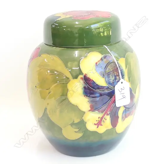 MOORCROFT HIBISCUS LIDDED GINGER JAR H.200mm