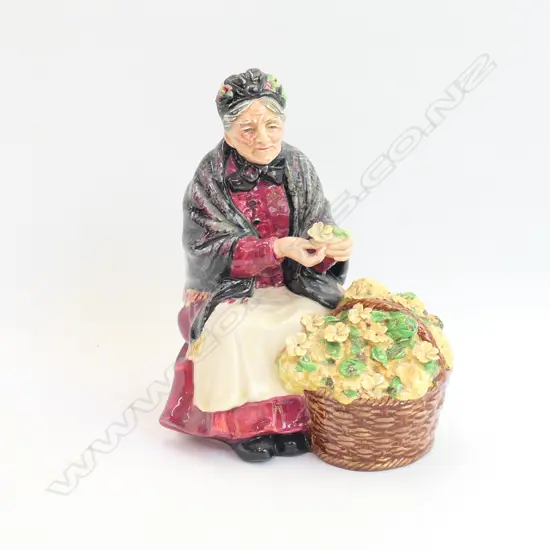 ROYAL DOULTON FIGURINE "PRIMROSES" HN1617 C. 1925