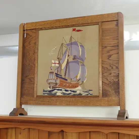 OAK TAPESTRY FIRE SCREEN W. 930MM 