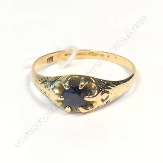 18CT BLUE SAPPHIRE RING 3.2gm