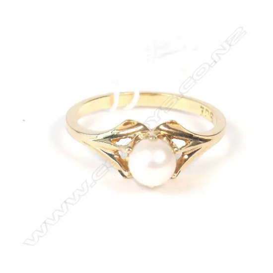9CT PEARL RING SOLITAIRE CLAW SET