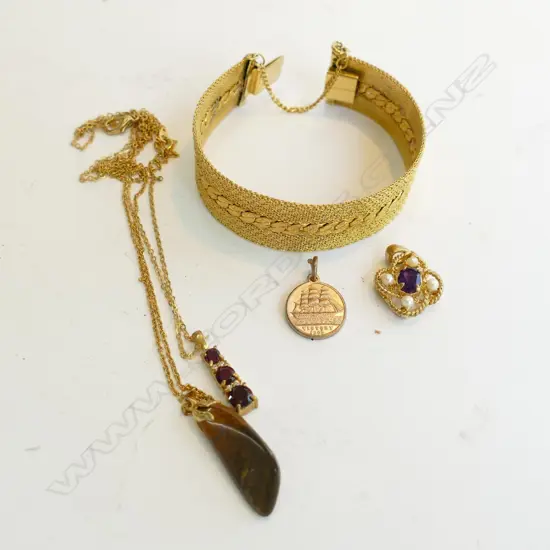 GILT COSTUME JEWELLERY BRACELET ETC