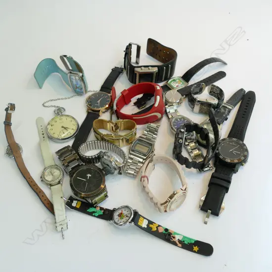 BAG OF VINTAGE WRISTWATCHES