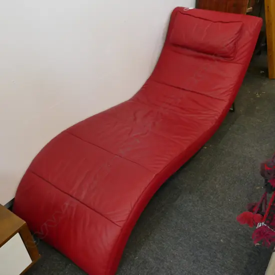 NZ MADE TRENZ RED LEATHER CHAISE