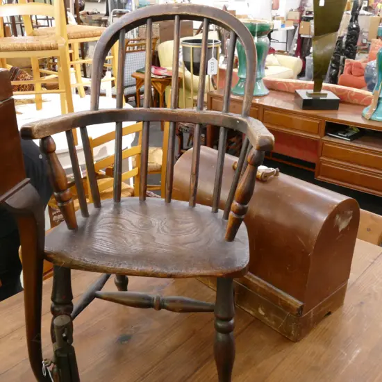19THC CHILD'S ELM WINDSOR CHAIR
