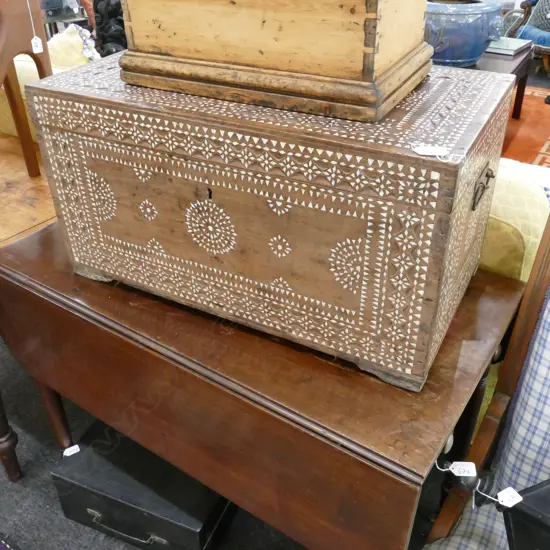 MOP INLAY CHEST W. 660MM