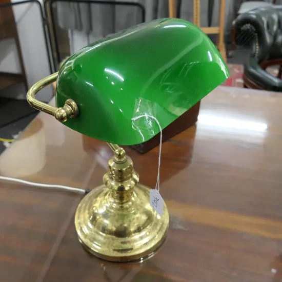 BANKERS LAMP W/ GREEN GLASS SHADE 