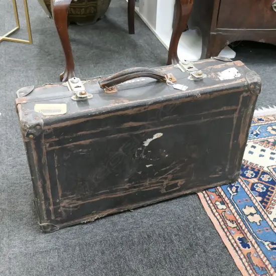 VINTAGE BLACK LEATHER SUITCASE