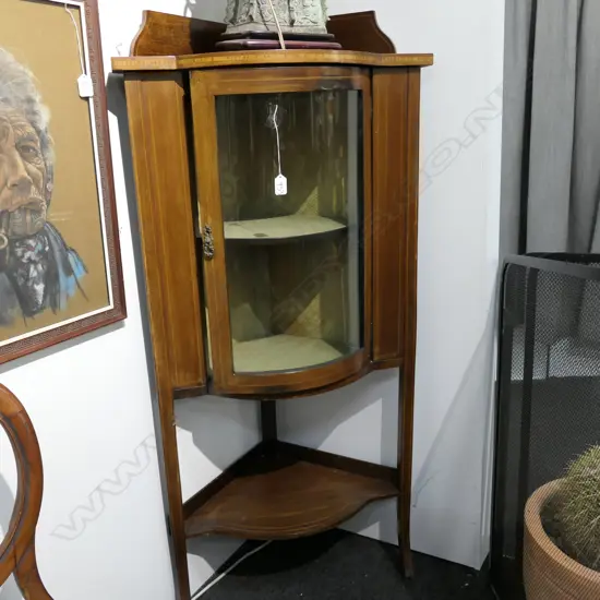 SHERATON REVIVAL CORNER CABINET H 1340 MM