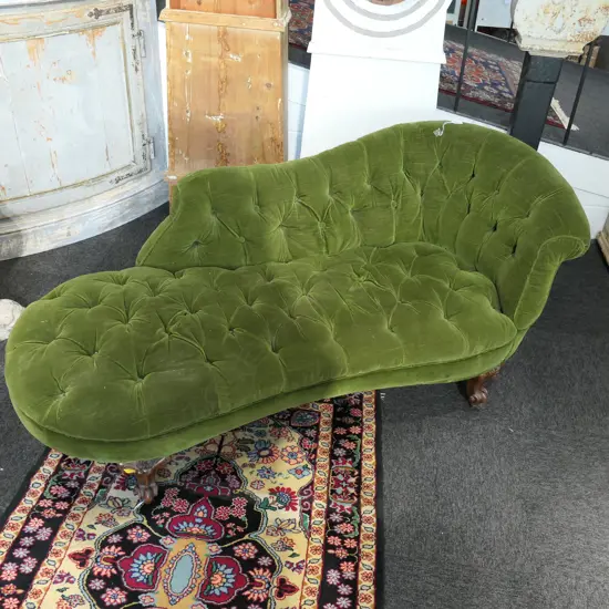 VICTORIAN BUTTON BACK GREEN CHAISE LOUNGE W. 1600MM