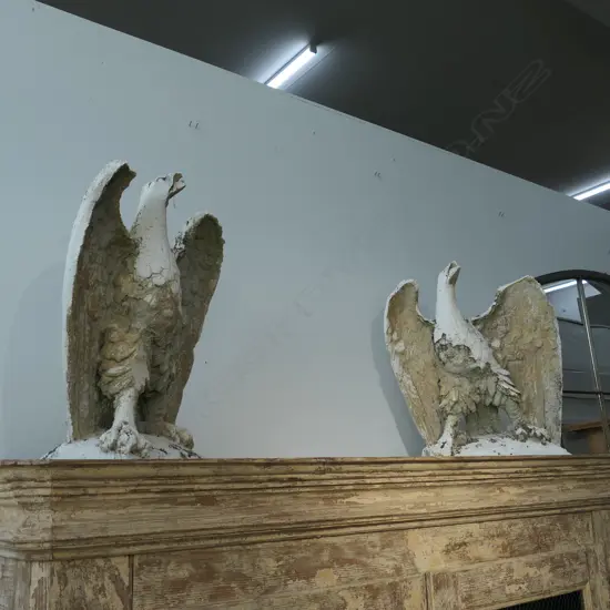 2 CONCRETE EAGLE GARDEN ORNAMENTS H. 650MM DISTRESSED