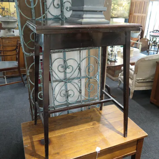 MAHOGANY FOLDING GAMES TABLE W. 560MM