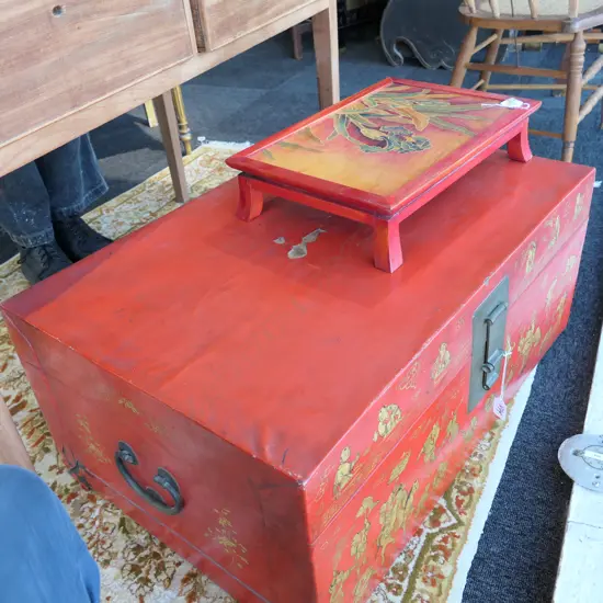 LACQUER CHINOISERIE CHEST W. 780M + TRAY