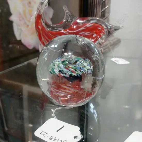 GLASS PAPER WEIGHT SIGNED VIESNIK (65mm) 