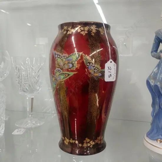 C/DEVON BUTTERFLY VASE17130