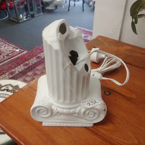 CORINTHIAN COLUMN CERAMIC TABLE LAMP