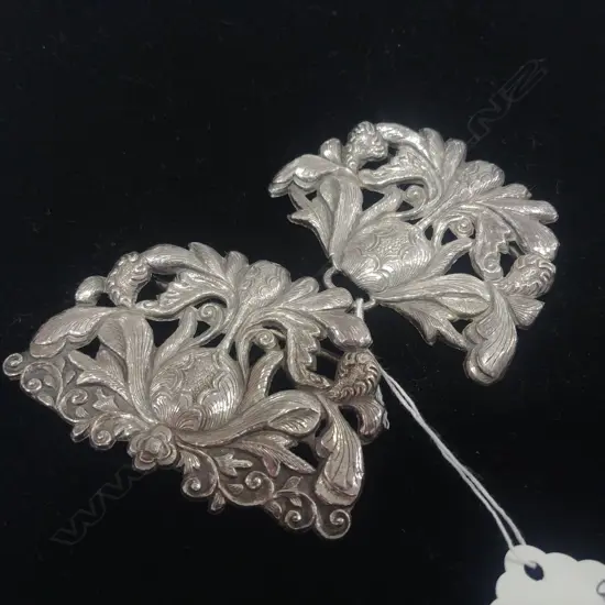 BURMESE SILVER   BUCKLE & JADE ,GREENSTONE & PAU PENDANT