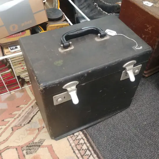 CASED SINGER SEWING MACHINE