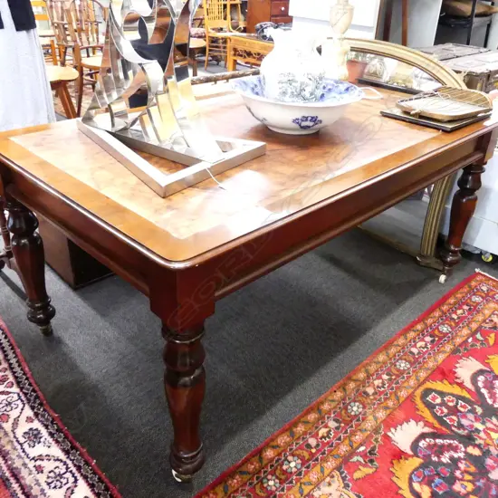 LEATHER TOP KAURI DESK