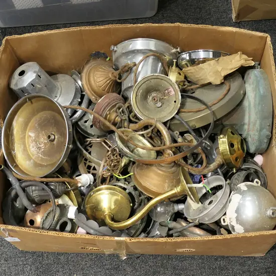 BOX LOT VINTAGE LIGHT FITTINGS
