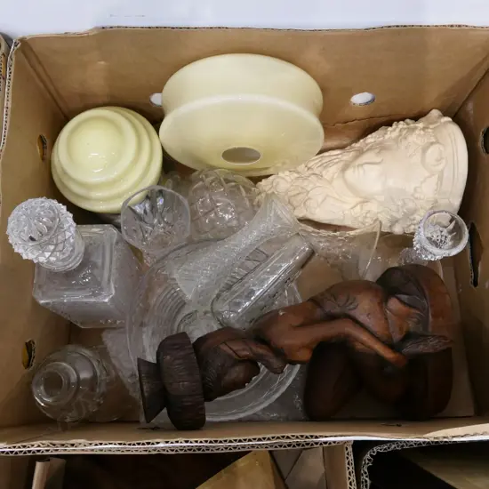 LOT ASST GLASSWARE AND CERAMICS INCL. DECANTER