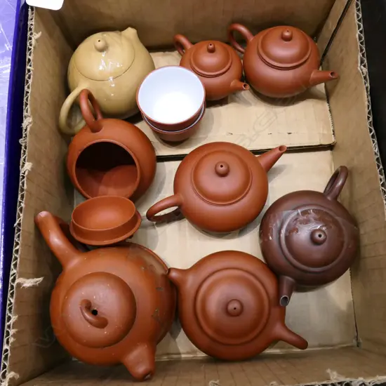 LOT ASST ZI SHA TEAPOTS ETC