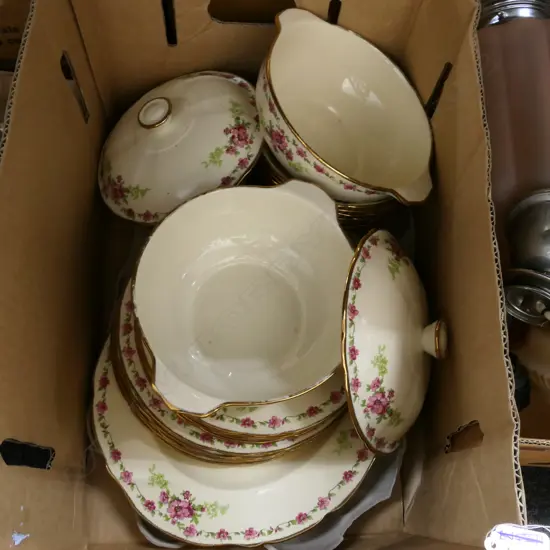 BOX LOT PART MEAKIN DINNER SERVICE