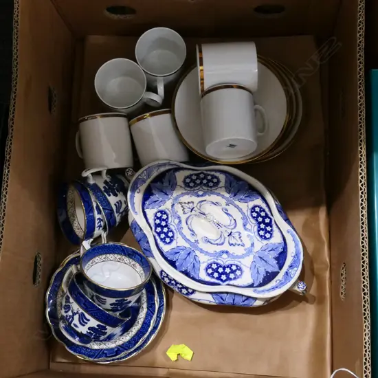 LOT ASST CHINA BOOTHS/W/WOOD /THOMAS