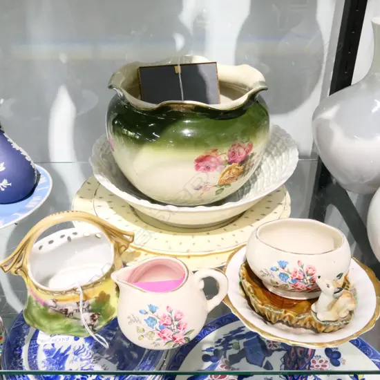 LOT CHINA INCL WADE + PICTURE FRAME