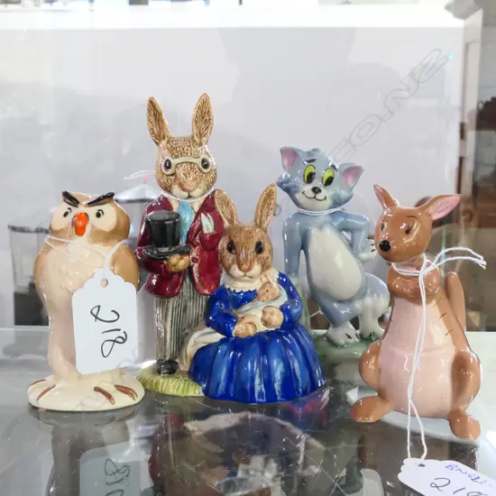 2 BESWICK WALT DISNEY CHINA FIGURES + 2 OTHERS LARGEST H. 115MM